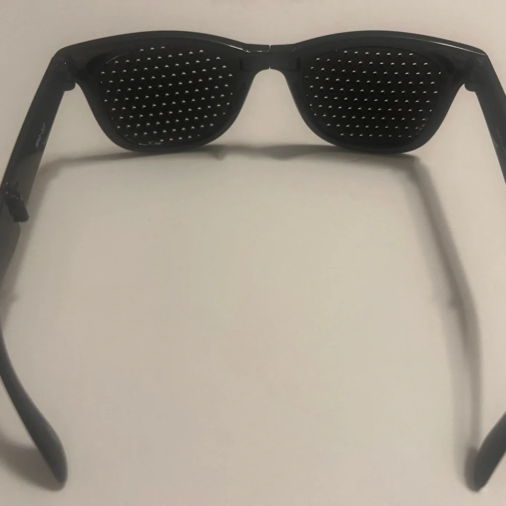 10 pairs of Maryland flag folding sunglasses. Game, tailgating, groomsmen gifts
